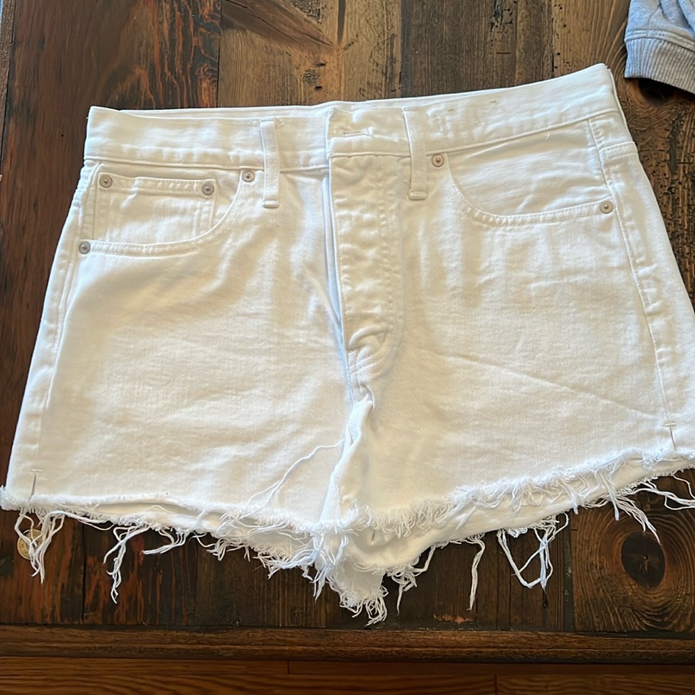 relaxed denim shorts in tile white